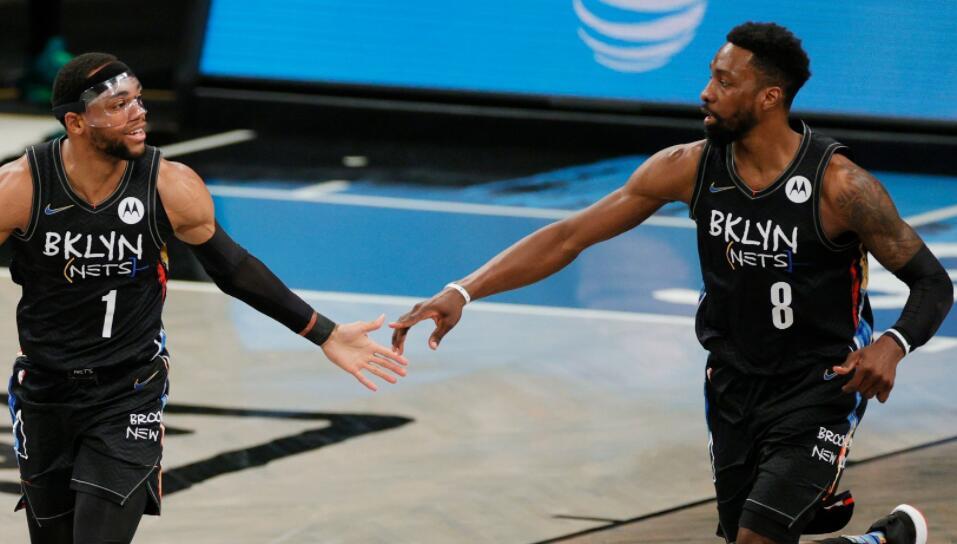  塔图姆末节独得十五分，绿军逆转击败热火三巨头